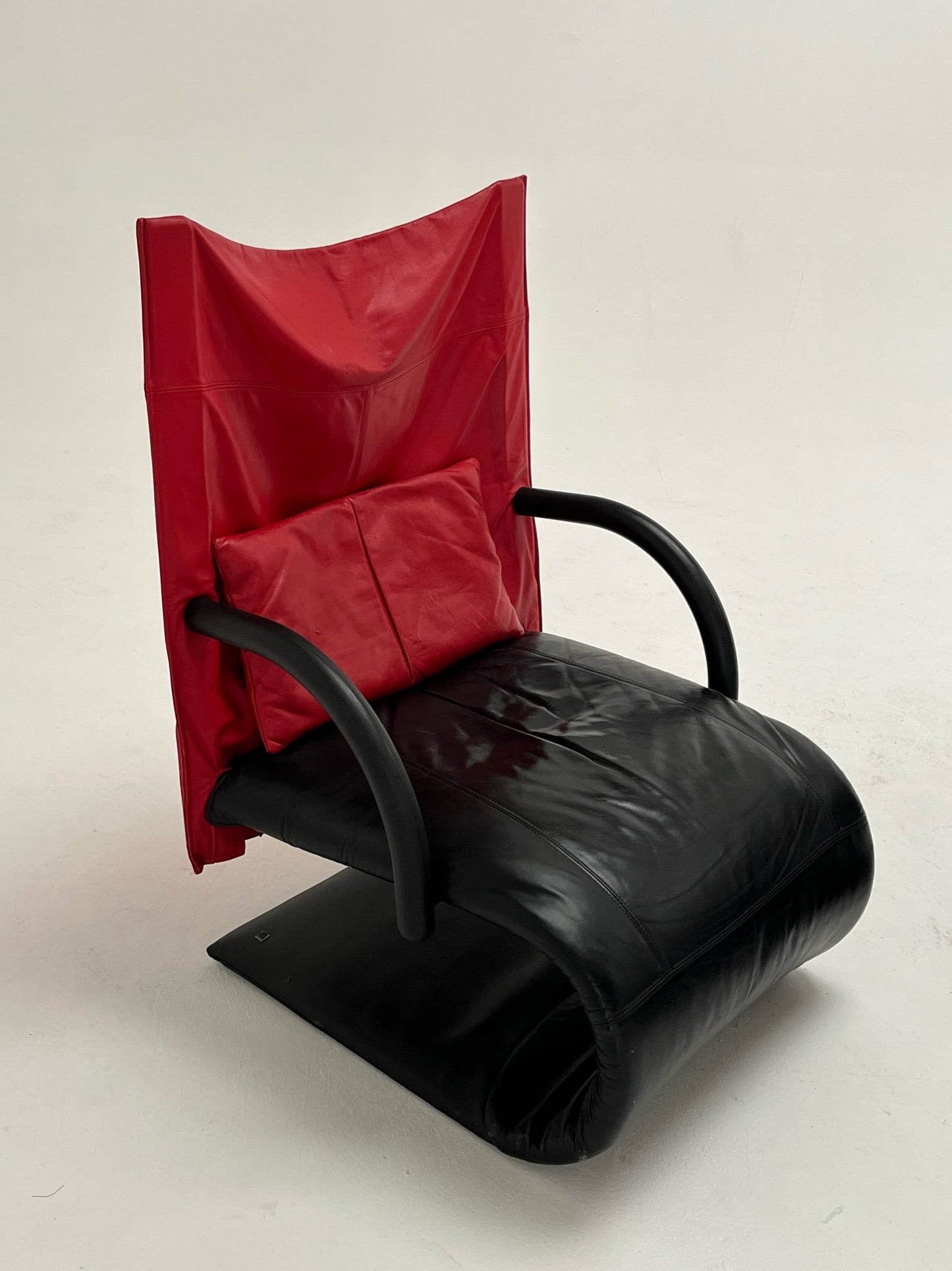 LIGNE ROSET Zen Chair in black/red (2 available) - RENTAL