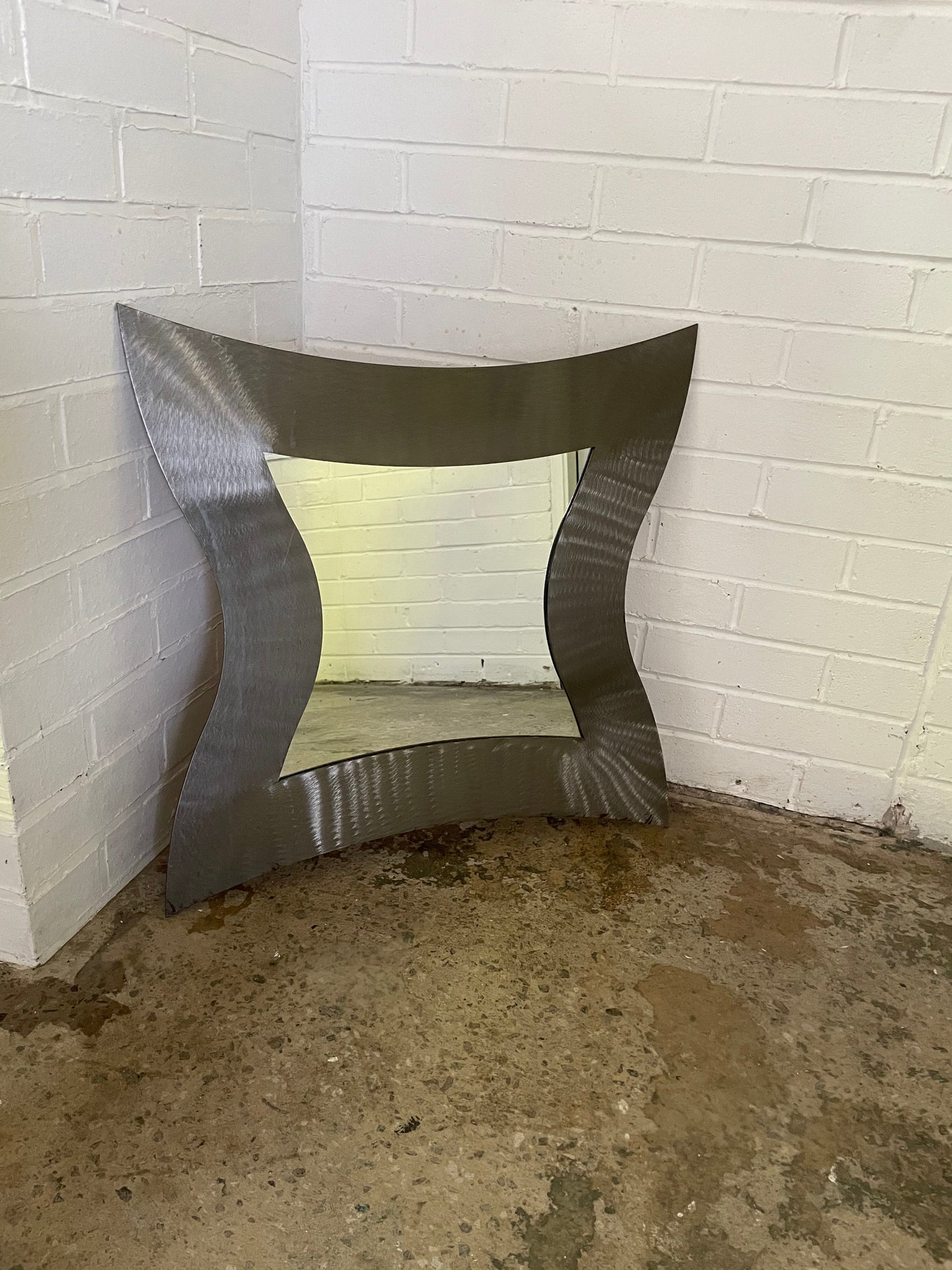 METAL FRAME Brutalist mirror