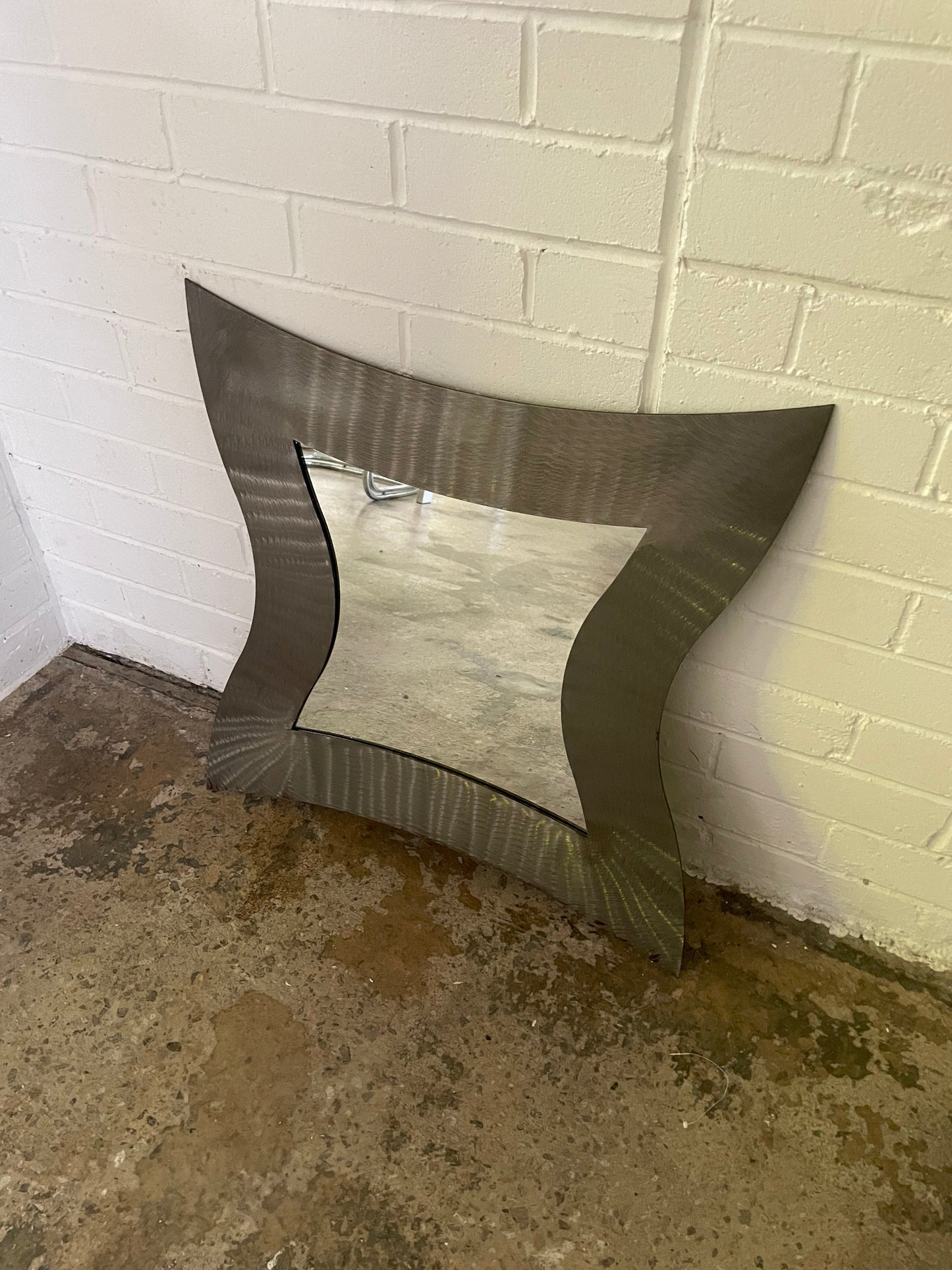 METAL FRAME Brutalist mirror