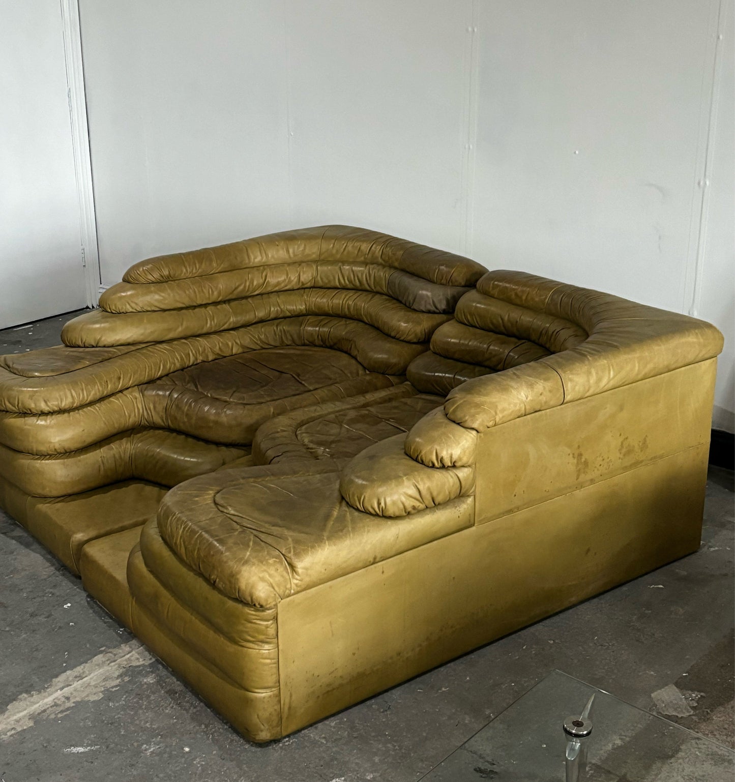 Terraza DS-1025 Sofa by Ubald Klug for De Sede in Olive Green - RENTAL