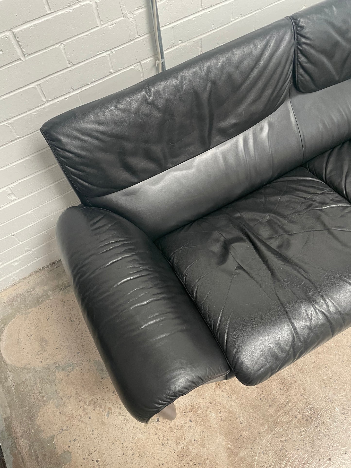 DE SEDE DS-2011 Black Leather Sofa